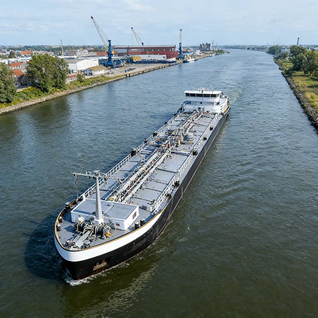 High-Quality Inland Tanker for Sale | Durable River Oil Tanker with Efficient Fuel Capacity Product Description: