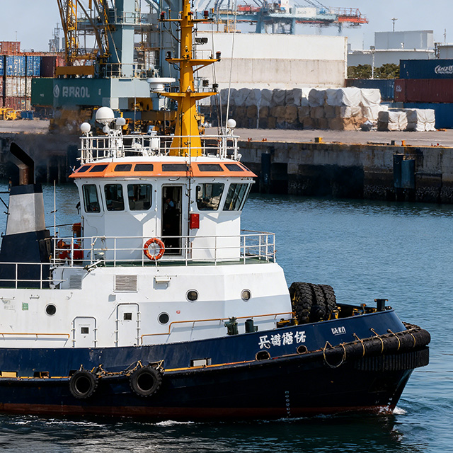 Heavy-Duty Harbor Tug for Efficient Marine Transport Solutions