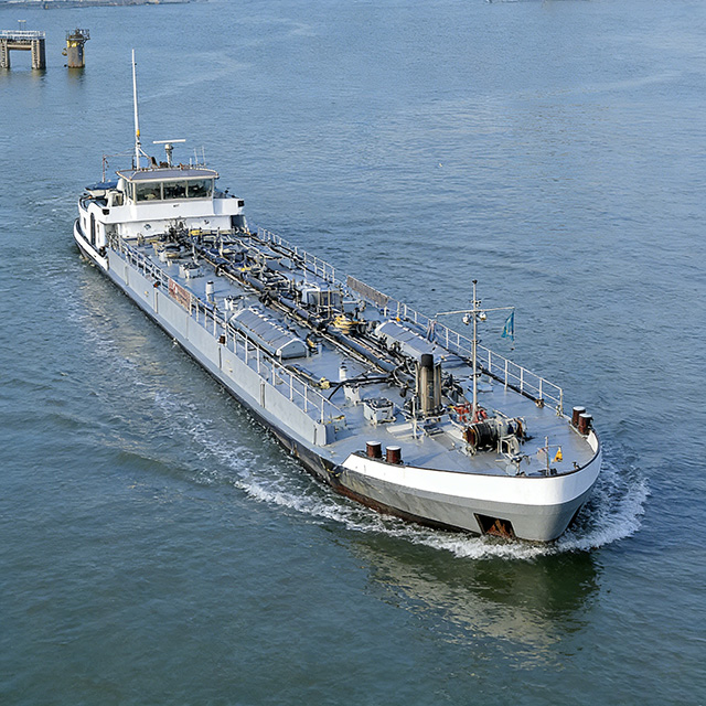 High-Safety Inland Liquid Cargo Tanker – Specialized Chemical & Oil Carrier for River Navigation