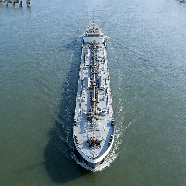 High-Safety Inland Liquid Cargo Tanker – Specialized Chemical & Oil Carrier for River Navigation