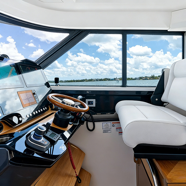 Luxury Bespoke Motor Yacht – High-Performance Superyacht for Private Charter & Global Cruising