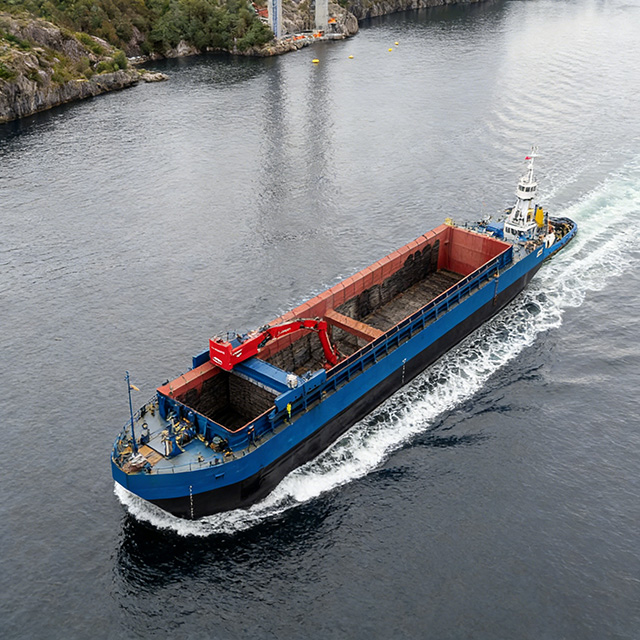 Custom Built Steel Barge | Flat Top, Cargo & Work Barge Supplier