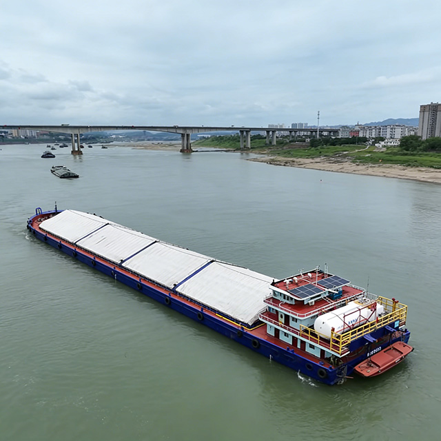 Inland LNG-Powered Vessel | Eco-Friendly River Cargo Ship | Low-Emission LNG Inland Transport Boat | Clean Energy River Ship